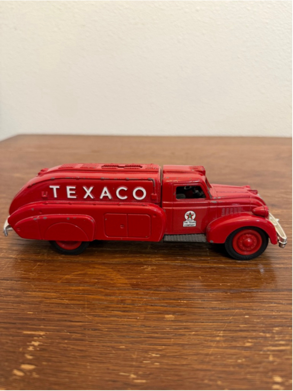 1993 ERTL Texaco #10 1939 Dodge Airflow Tanker Truck Die Cast Metal Coin Bank